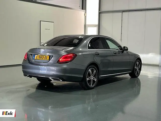 Mercedes-Benz C-Class 2021