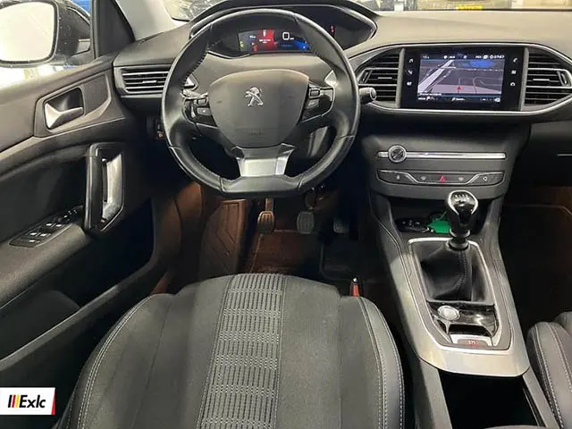 Peugeot 308 2021