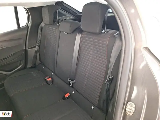 Peugeot 208 2021