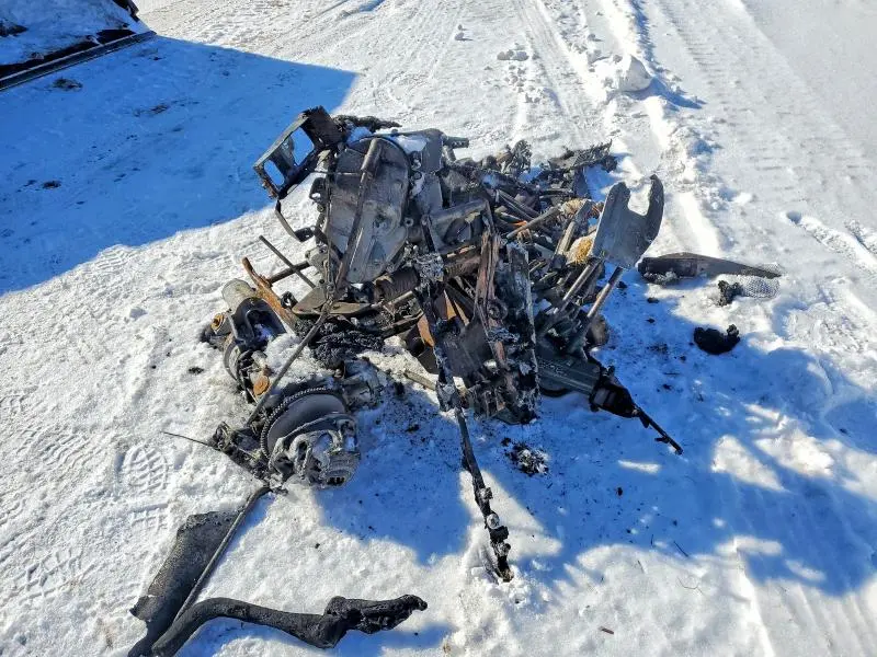 ARCTIC-CAT SNOWMOBILE 2000