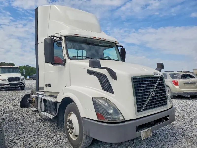 2017 VOLVO VN