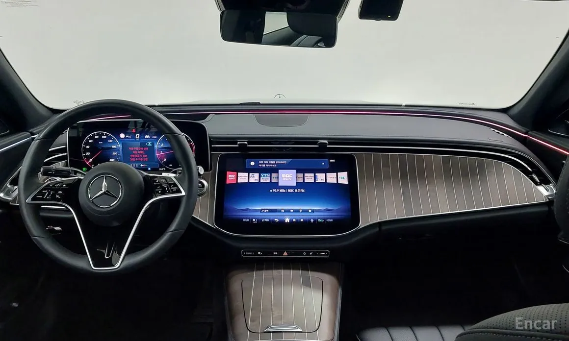Mercedes-Benz E-Class 2024 E300 4MATIC Exclusive