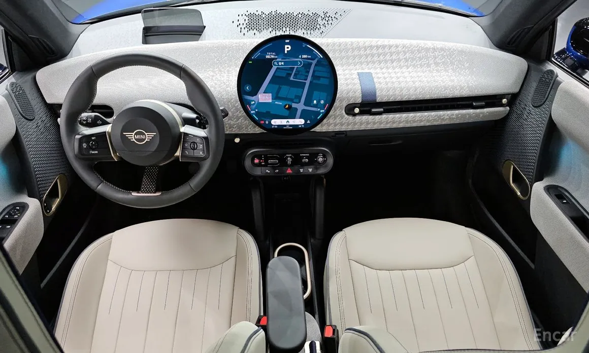 Mini Cooper 2025 SE Favoured