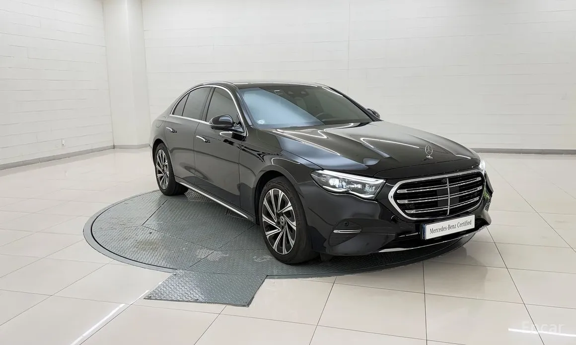Mercedes-Benz E-Class 2024 E300 4MATIC Exclusive