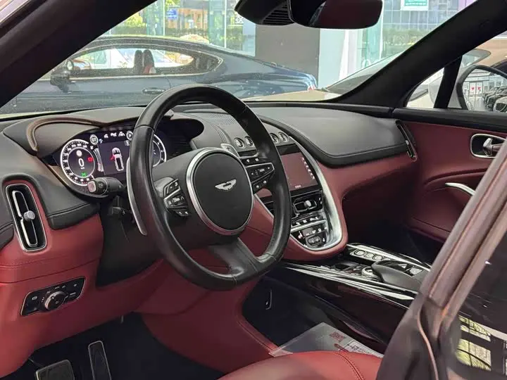 Aston Martin DBX 2023 2023款 3.0T STRAIGHT-SIX