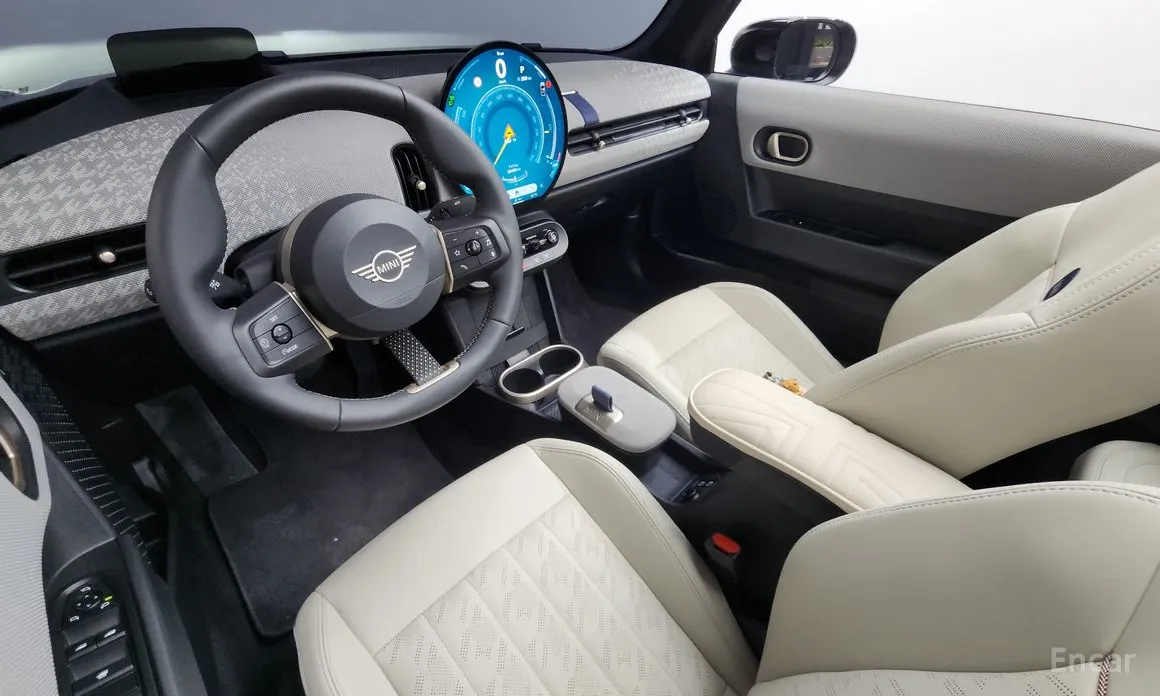 Mini Cooper Convertible 2025 Favoured