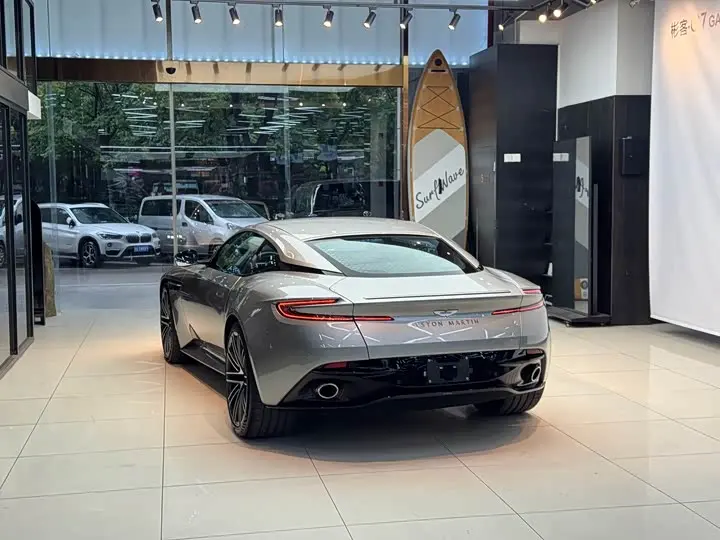 Aston Martin DB12 2023 2023款 4.0T V8 Coupe