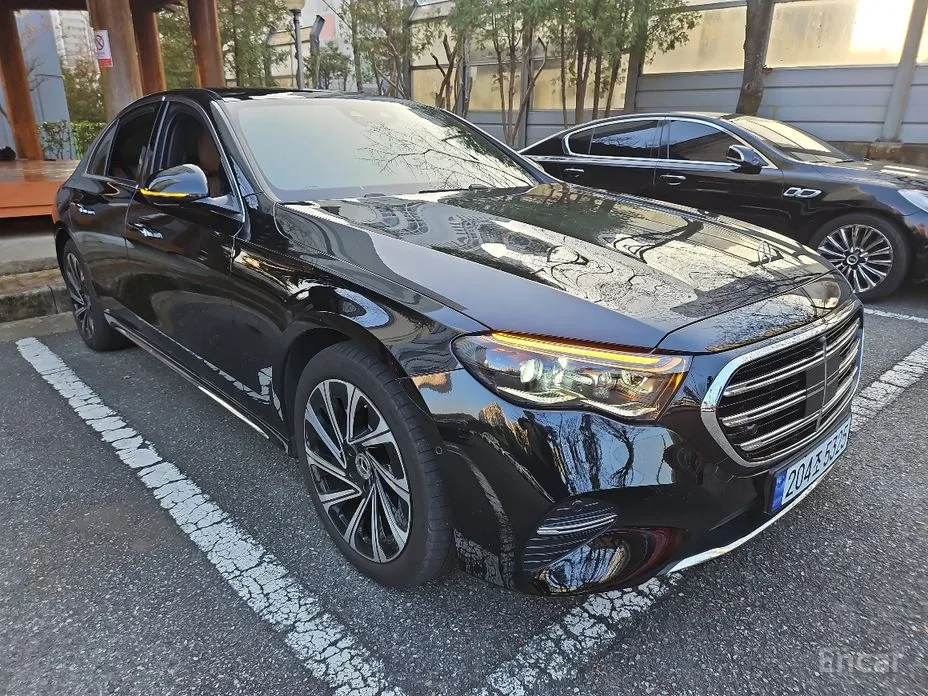 Mercedes-Benz E-Class 2024 E300 4MATIC Exclusive