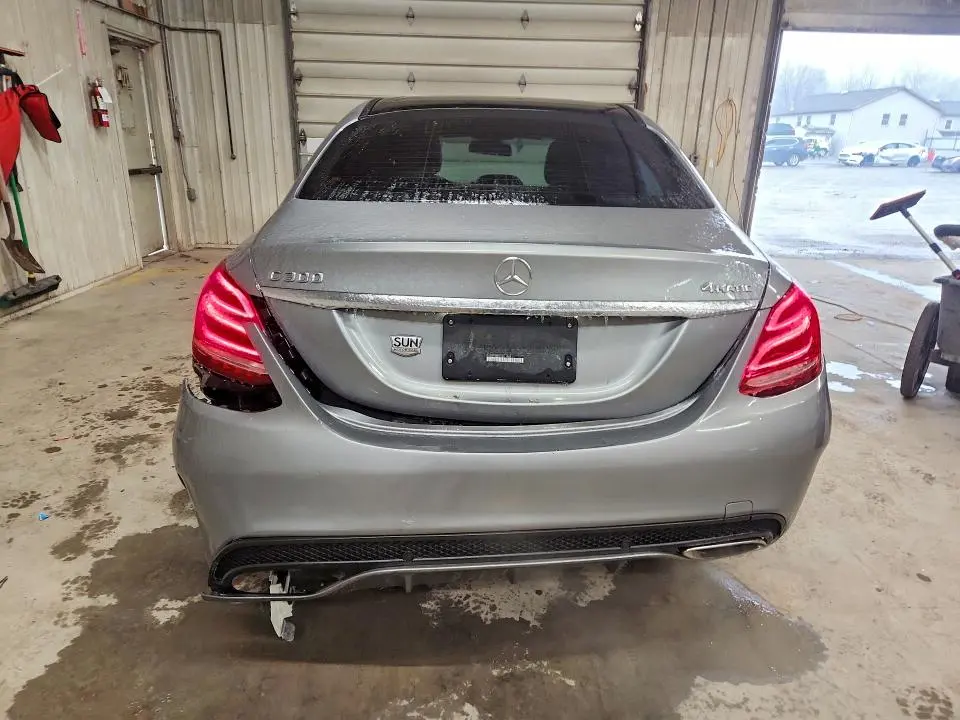 MERCEDES-BENZ C 2015 VIN 55SWF4KB5FU011549