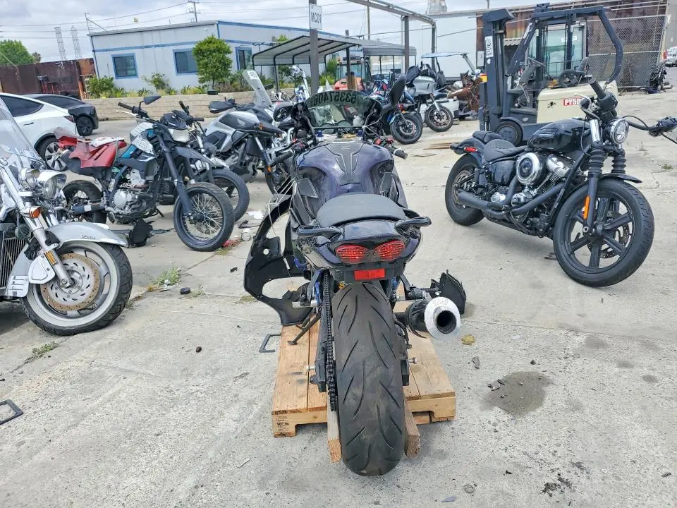 KAWASAKI NINJA 900 2000