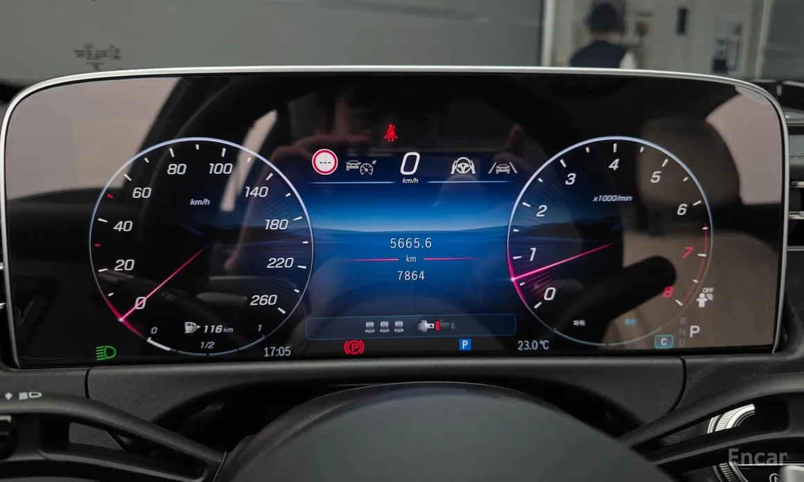 Mercedes-Benz E-Class 2024 E200 Avantgarde