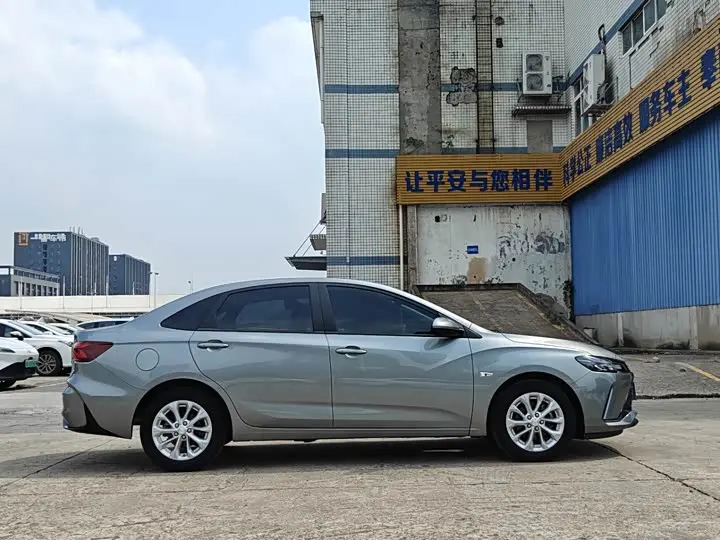 Chevrolet Monza 2024 2024款 1.5L 双离合悦享版