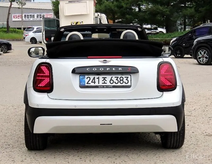 Mini Cooper Convertible 2025 Favoured
