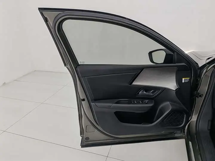 Citroen C5 X 2025 2025款 1.6T 海外版