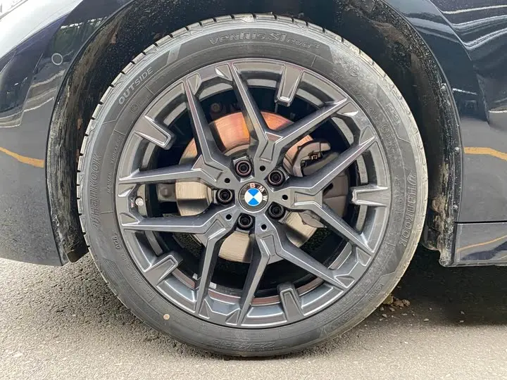 BMW 3 Series 2026 2026款 330Li M运动曜夜套装