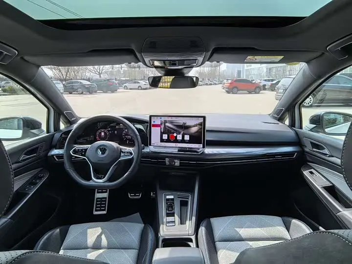 2025 Volkswagen Golf