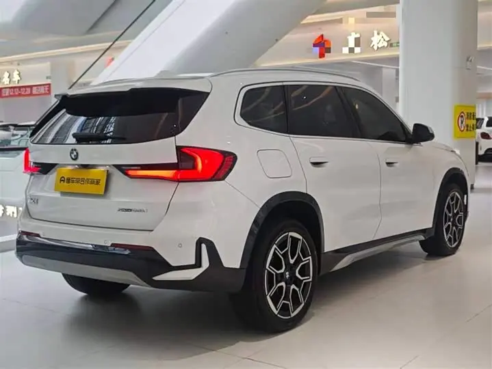 Фото 8 - BMW X1