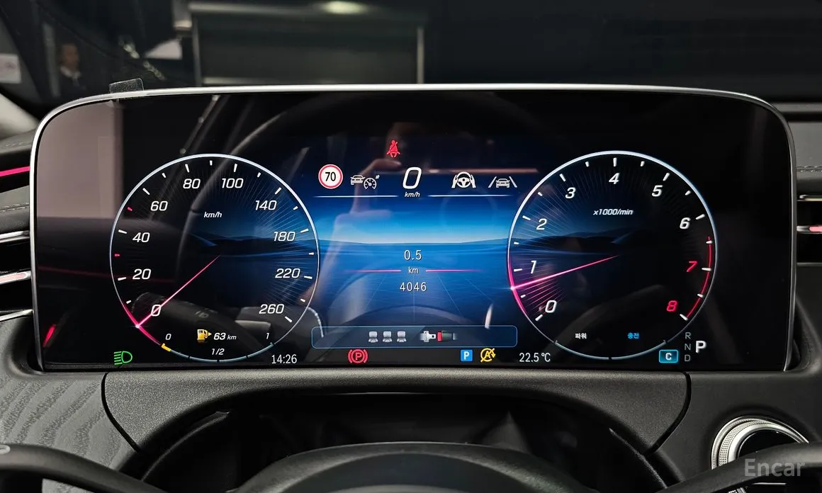 Mercedes-Benz E-Class 2024 E200 Avantgarde