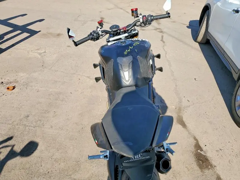 DUCATI STREETFIGH 2022