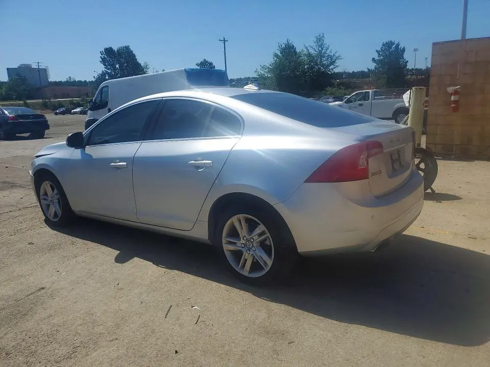 2015 VOLVO S60