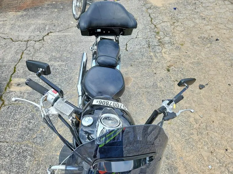 SUZUKI BOULEVARD 2006