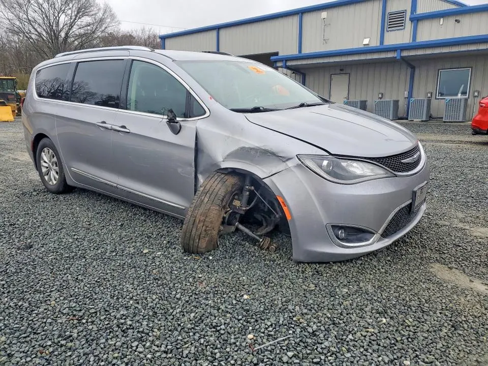 CHRYSLER PACIFICA 2018 VIN 2C4RC1BG8JR153991