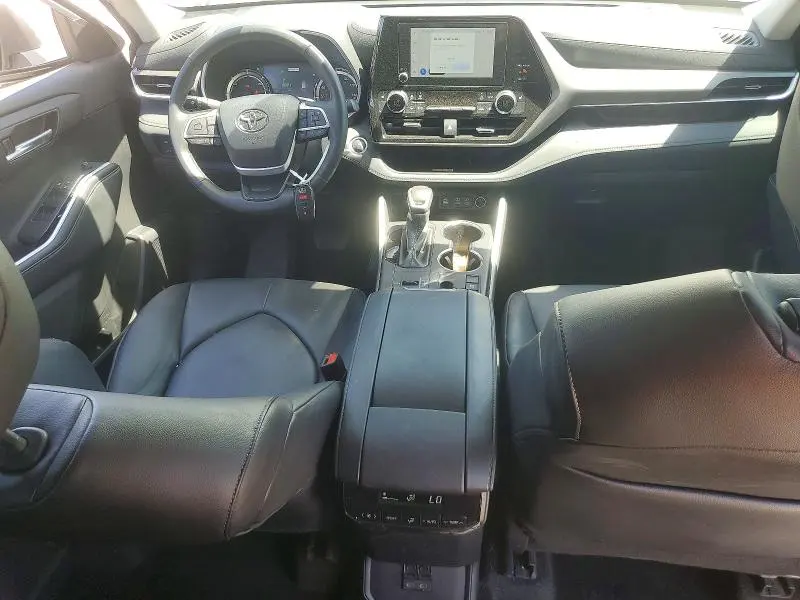 Фото 8 - TOYOTA HIGHLANDER