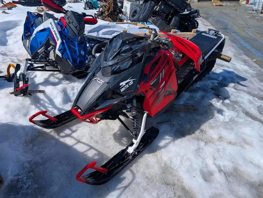 ARCTIC-CAT M 8000 2021