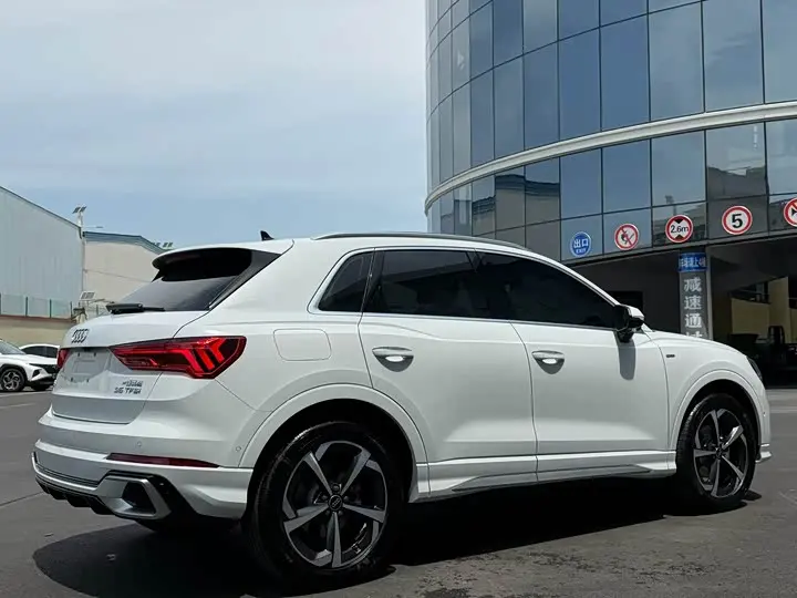 Audi Q3 2025 2025款 45周年典藏版 35TFSI 时尚动感型