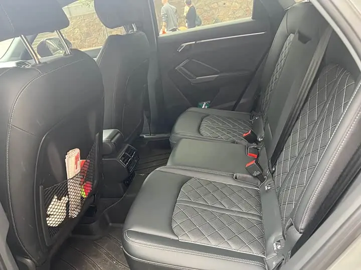 Audi Q3 2025 2025款 45周年典藏版 40TFSI RS套件燃速型