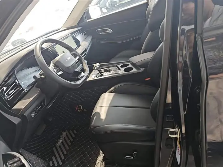 Changan Oshan X7 Plus 2023 2023款 畅享版 1.5T自动尊贵型 7座