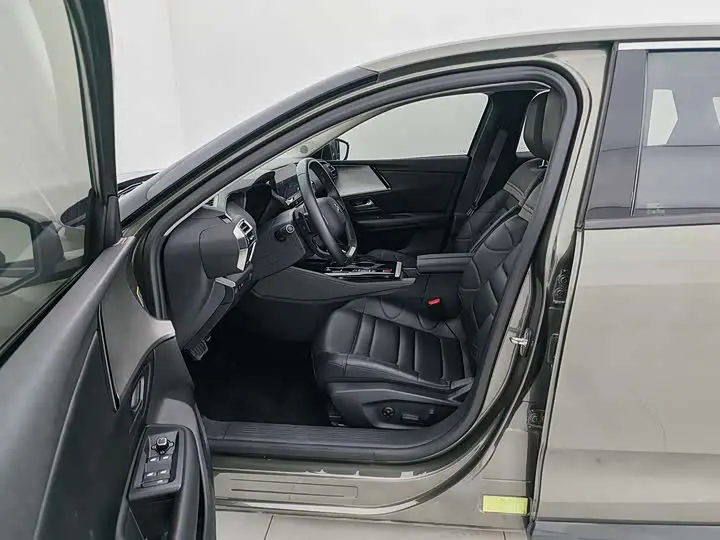 Citroen C5 X 2025 2025款 1.6T 海外版