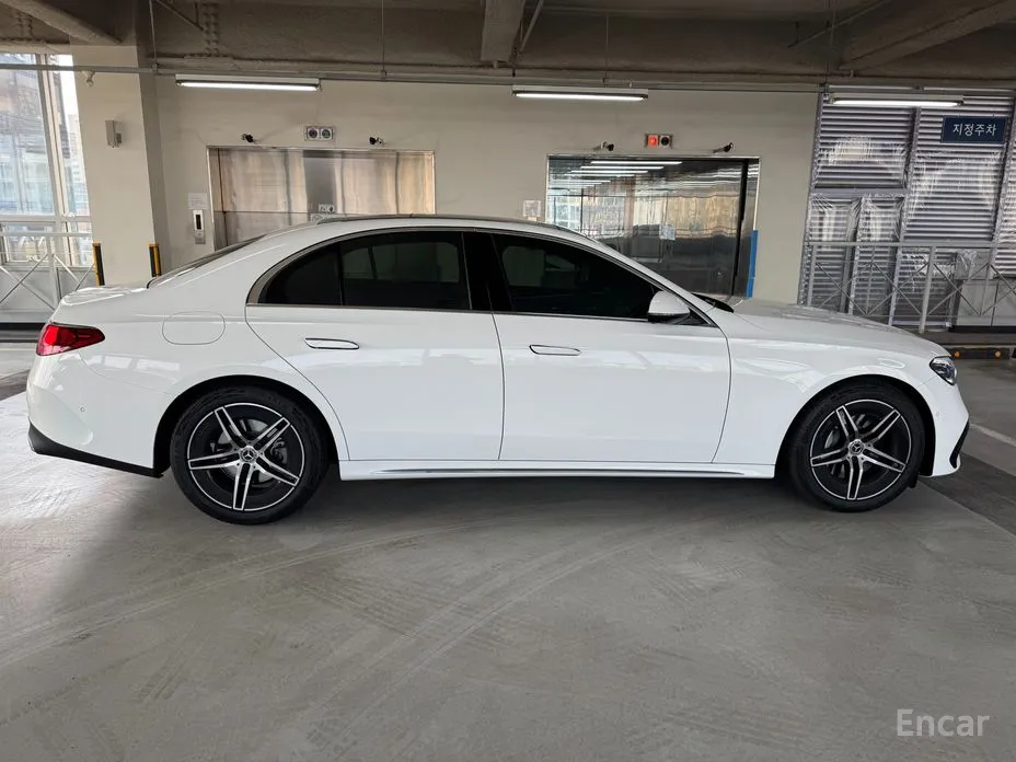 Mercedes-Benz E-Class 2024 E300 4MATIC AMG Line