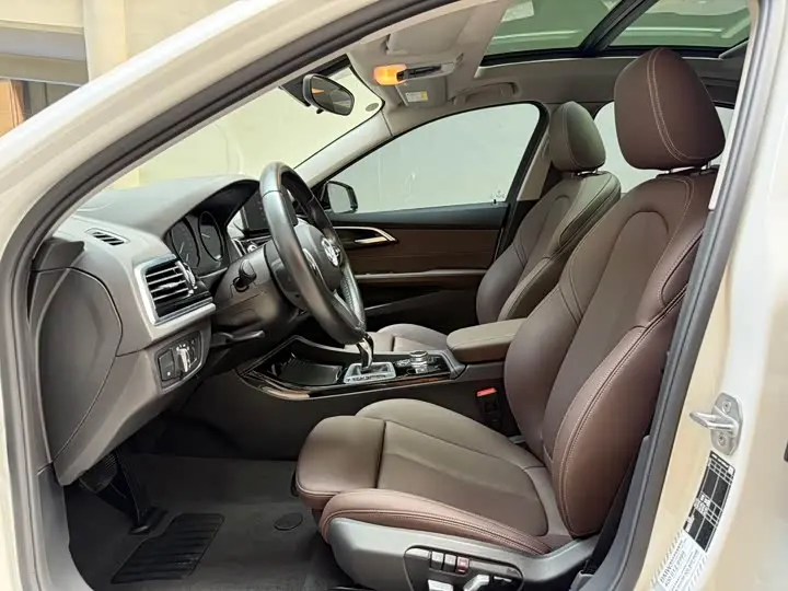 BMW 1 Series 2023 2023款 120i M运动曜夜版