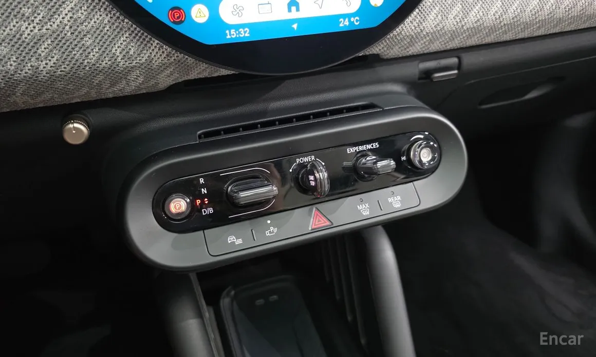 Mini Cooper 2025 SE Favoured