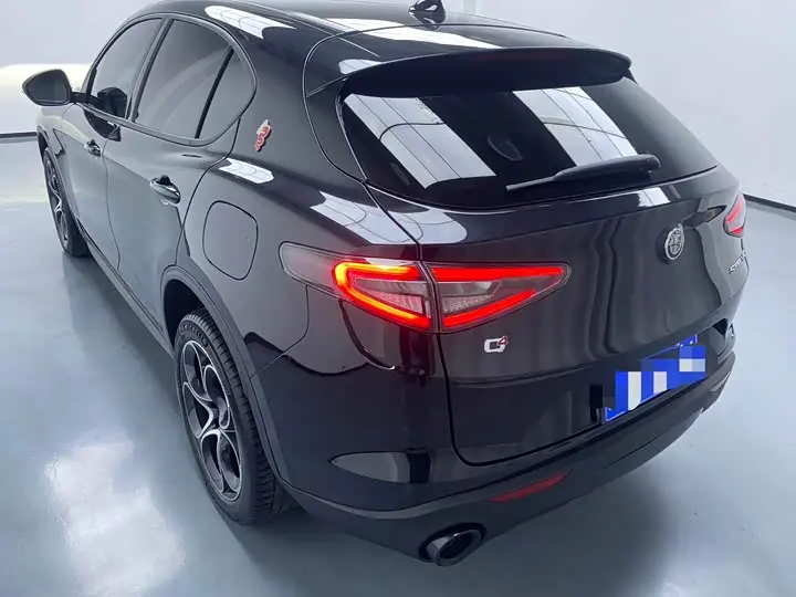 Alfa Romeo Stelvio 2023 2023款 2.0T 280HP Sprint纵擎版
