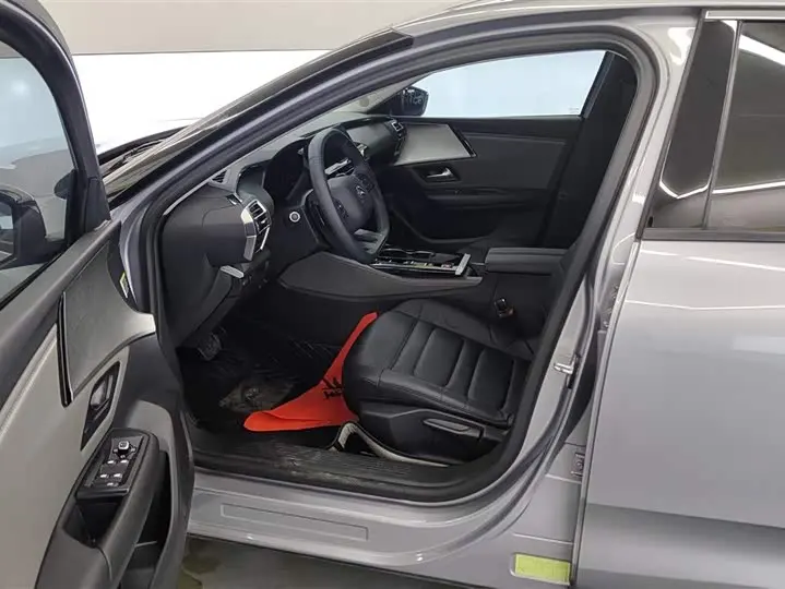 Citroen C5 X 2025 2025款 1.6T 海外版