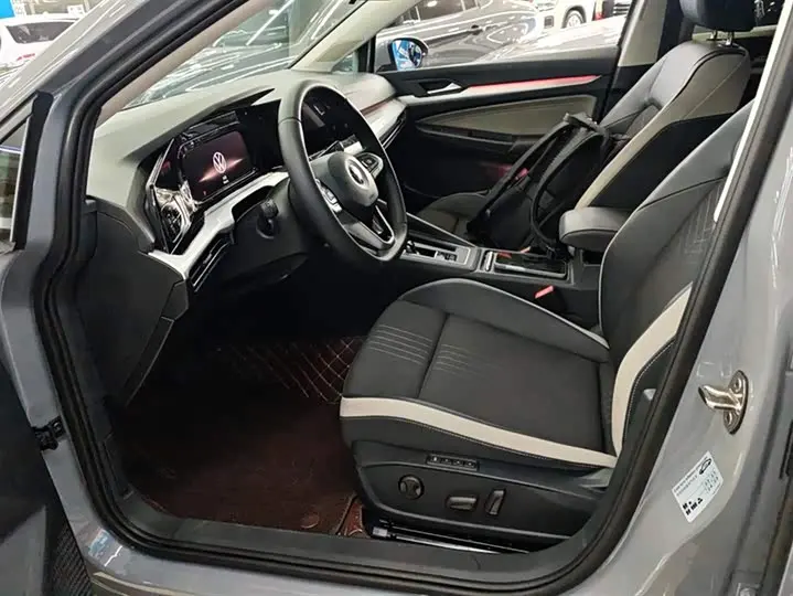 Фото 9 - Volkswagen Golf