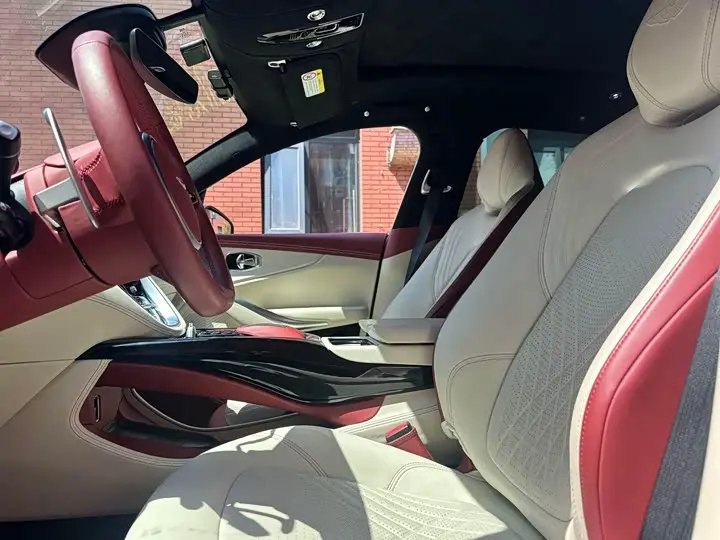 Aston Martin DBX 2023 2023款 3.0T STRAIGHT-SIX