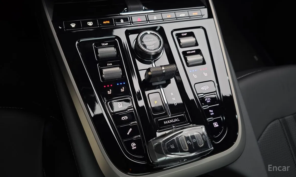 Aston Martin DBX 2020 4.0 V8 707