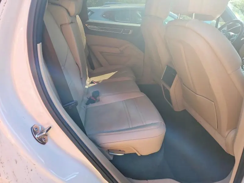 PORSCHE CAYENNE 2019 VIN WP1AA2AY6KDA10818
