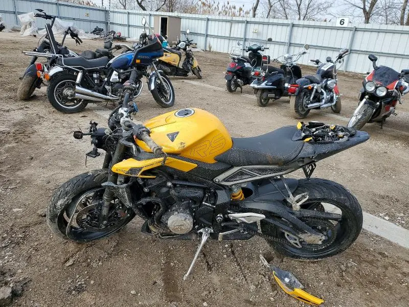TRIUMPH STREET 2024