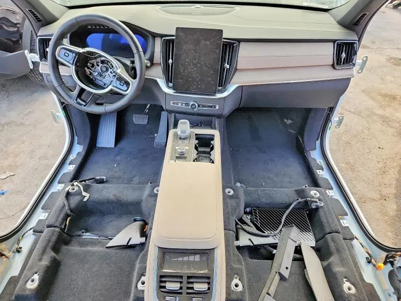 Фото 8 - VOLVO XC90