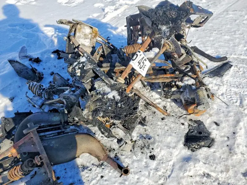 ARCTIC-CAT SNOWMOBILE 2000
