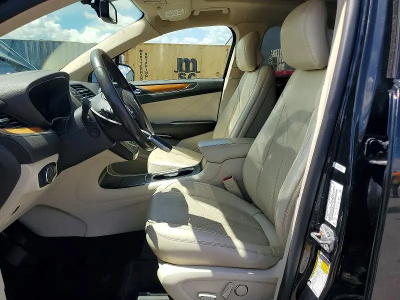 LINCOLN MKC 2016 VIN 5LMCJ3C94GUJ04444