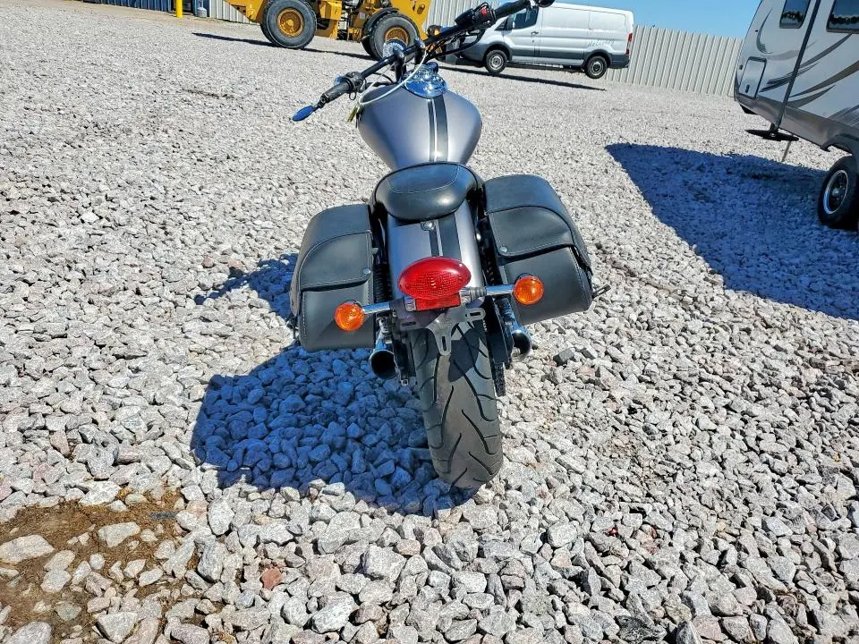 TRIUMPH SPEEDMASTE 2016