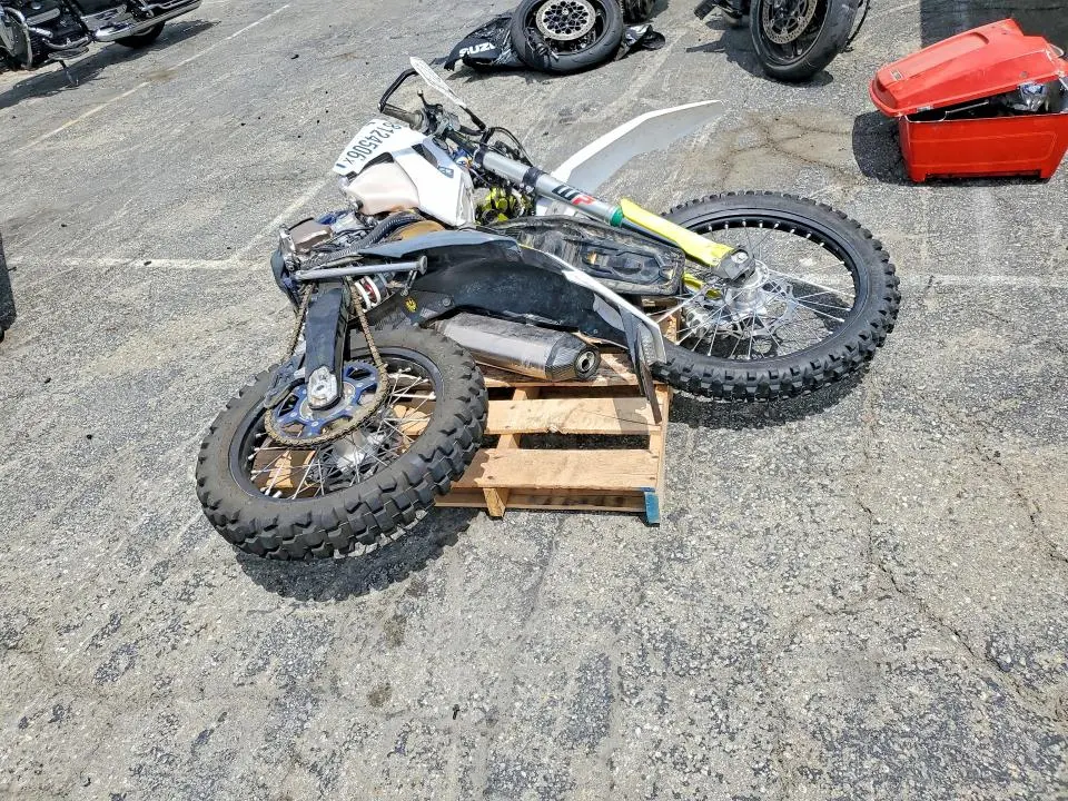 HUSQVARNA MOTORCYCLE 2020