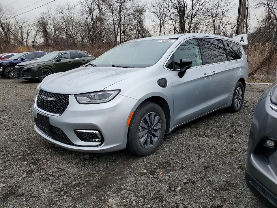 CHRYSLER PACIFICA 2024 VIN 2C4RC1S76RR141544