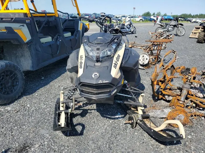 SKI-DOO  2023
