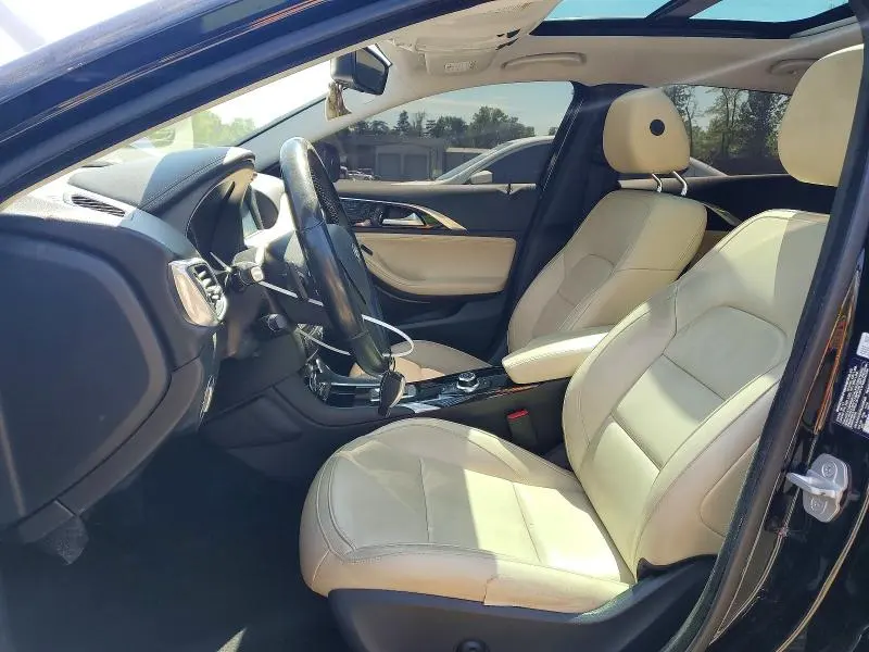 INFINITI QX30 2018 VIN SJKCH5CR5JA046042